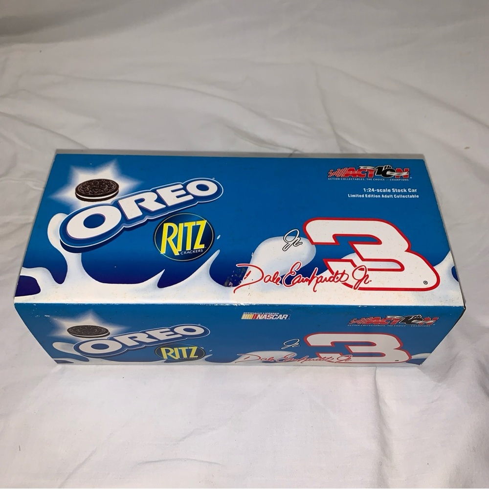 RCCA #3 Oreo Ritz 2002 Chevy Monte Carlo 1:24 Diecast Car